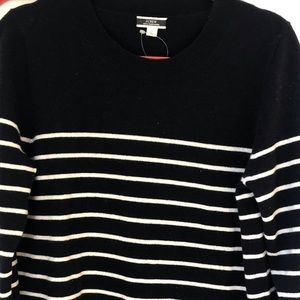 NWT J.Crew cashmere sweater. Size Large.